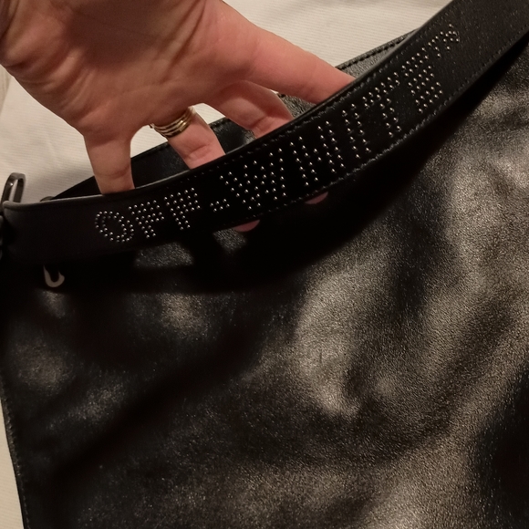 Off-White Main Label Black Leathers Handbag - Picture 2 of 6